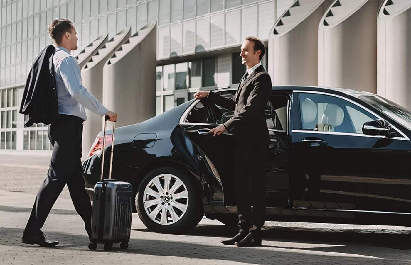 Miami Airport Car Service vs Best Airport Taxi Service Miami: Which Should You Choose?